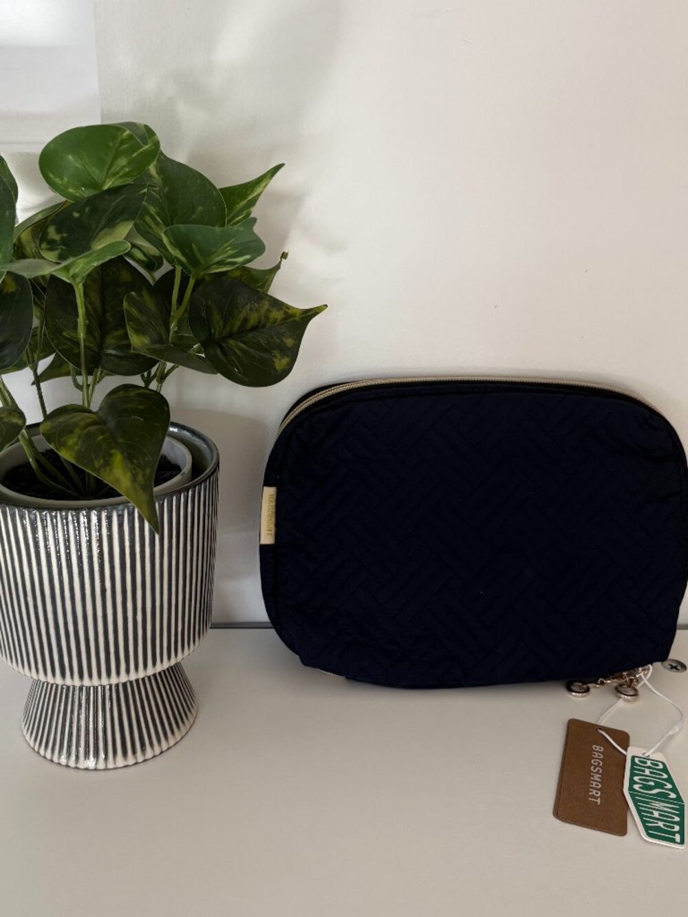 BAGSMART Travel Cord Organizer Case Navy Blue Electronics Storage Bag NWT